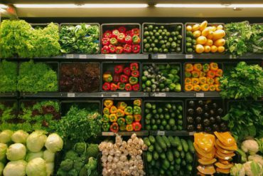 Fruits et légumes au supermarché