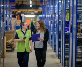 Préparateur de commande dans un entrepot logistique