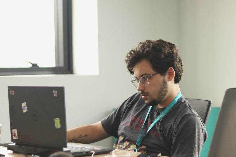 Stagiaire ou jeune salarié en entreprise